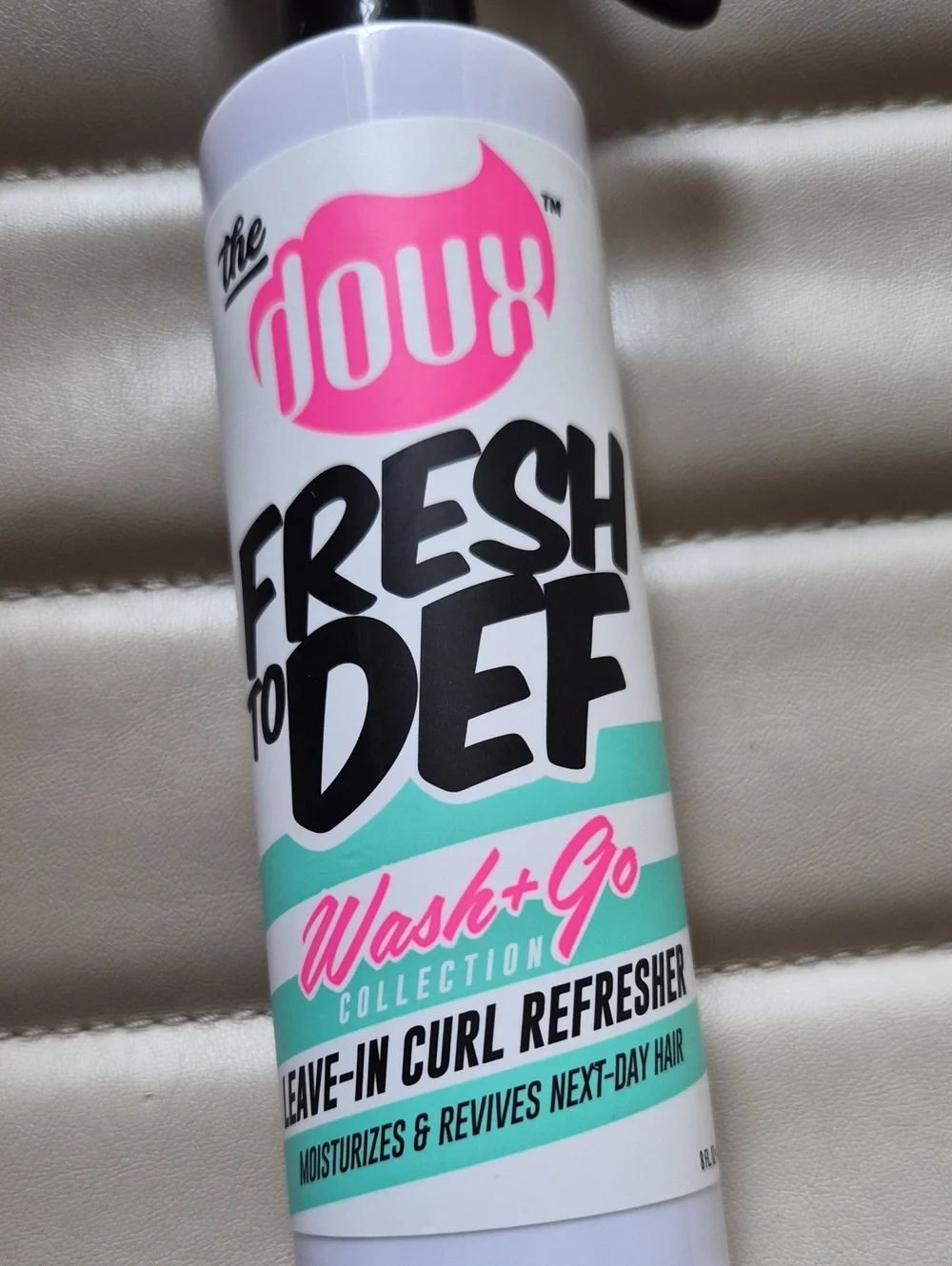 Fresh to Def Leave-In Curl Refresher Spray Hair Product Wavy Doux Pink/White